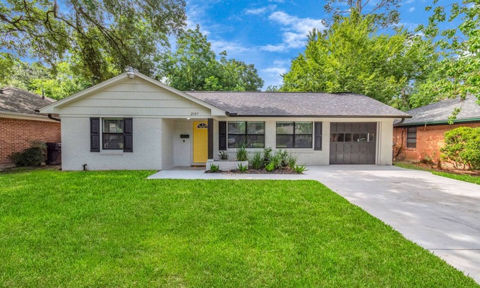 Garden Oaks Casa | Garden Oaks Cottage - Central and Family-Friendly