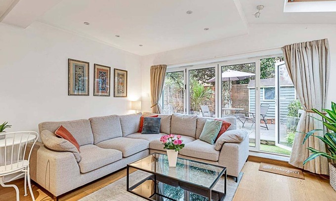 Askew Apartamento | Garden Oasis in the Heart of West London