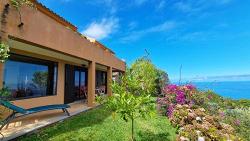 Sao Vicente Casa | Garden of Eden by LovelyStay