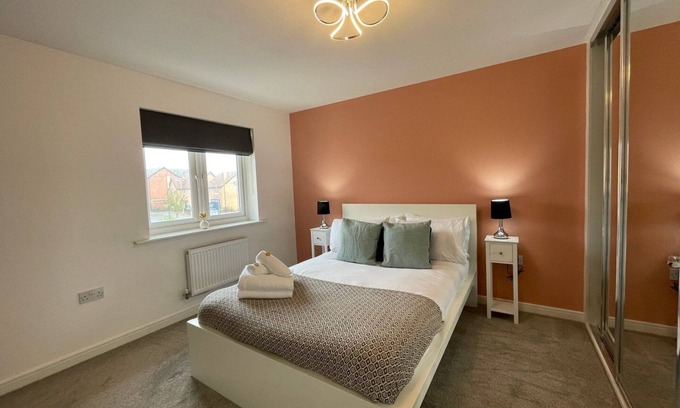 Llanwern Casa | Garden | Parking | 4BR