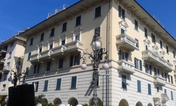 Chiavari Apartamento | Garden residence central apartment opposite train station