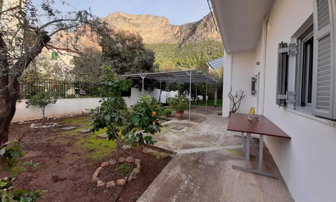Leonidio Apartamento | Garden's Home 2