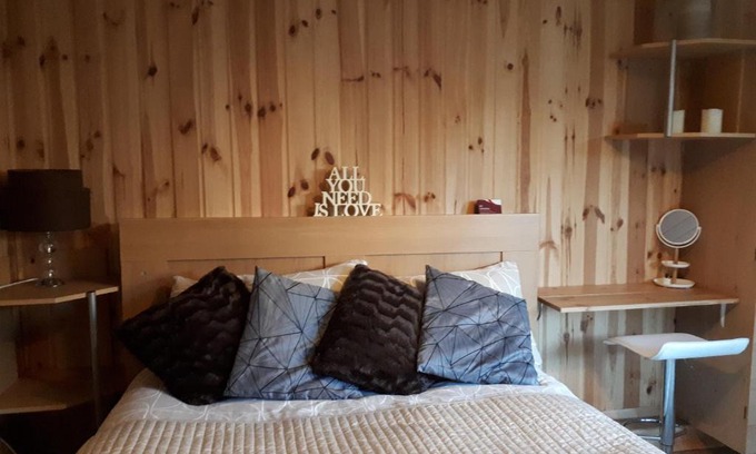 Fryent Casa | Garden Studio Cottage