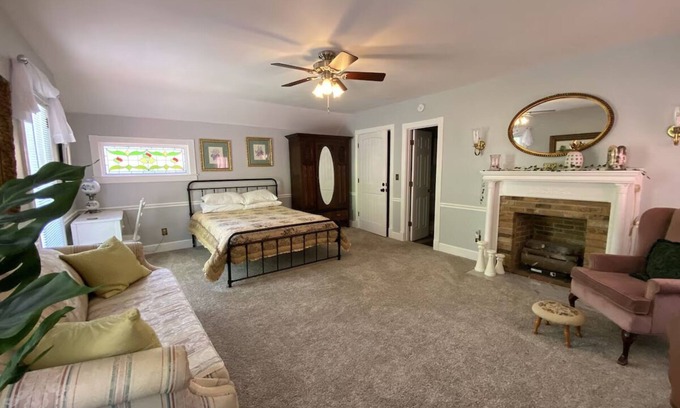 Blairsville Apartamento | Garden Suite at Misty Mountain Inn