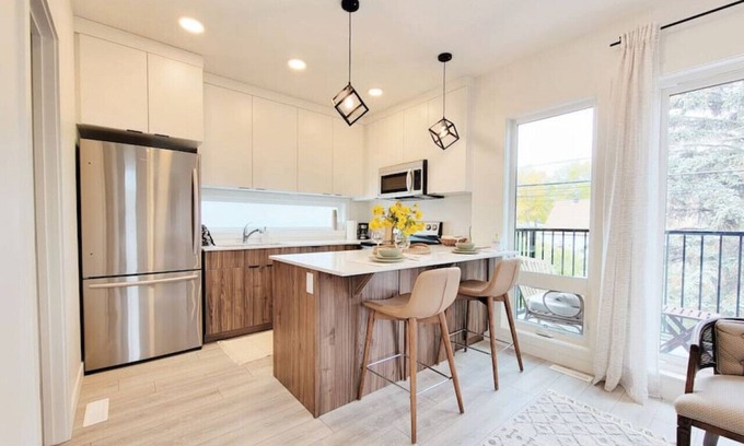 West Edmonton Casa | Garden Suite - Close to Downtown