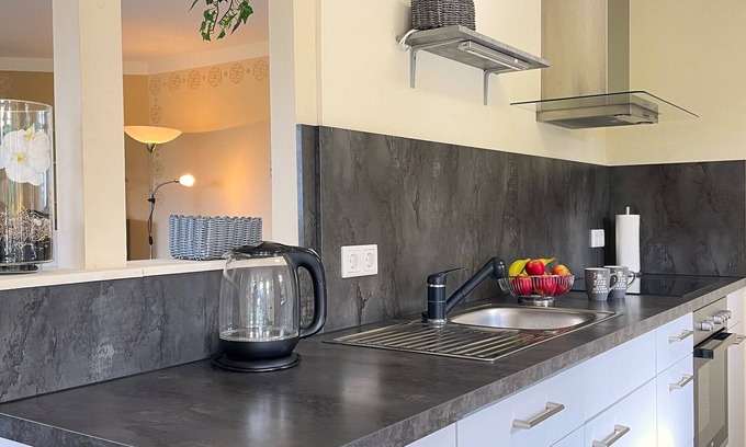 Madfeld Apartamento | Apartamento moderno en Madfeld con jardín privado