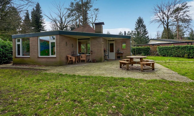 Baarle-Nassau Casa | Bungalow con vistas al jardín en Baarle-Nassau con piscina