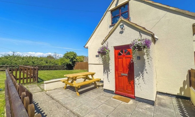Kewstoke Casa | Gardeners Rest Cottage(Snug, Dog Friendly, Country Cottage)