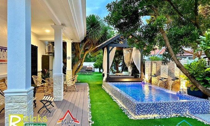 Bukit Baru Casa | GardenHomeStay TownArea Karaok Mahjong PrivatePool By HeystayManagement