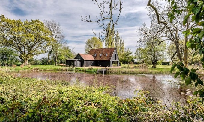 Eye Casa | Gardiners Cottage Barn, Braiseworth