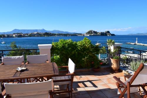 Corfu Town Apartamento | Garitsa Bay Apartment