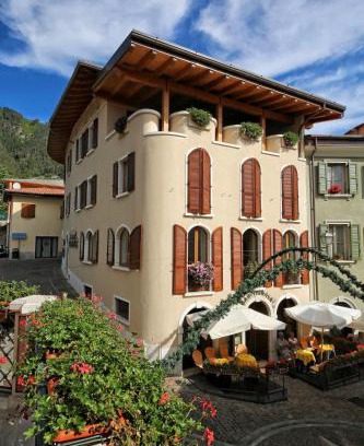 Gardola Hotel | Garnì Hotel Tignale
