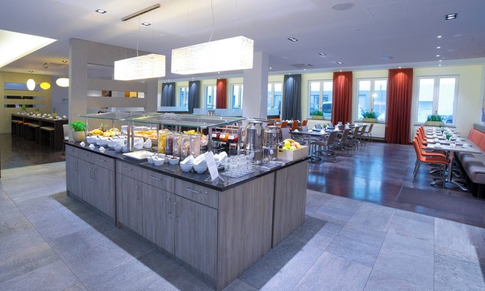 Friedrichshain-Kreuzberg Hotel | Garner Berlin - Mitte, an IHG Hotel