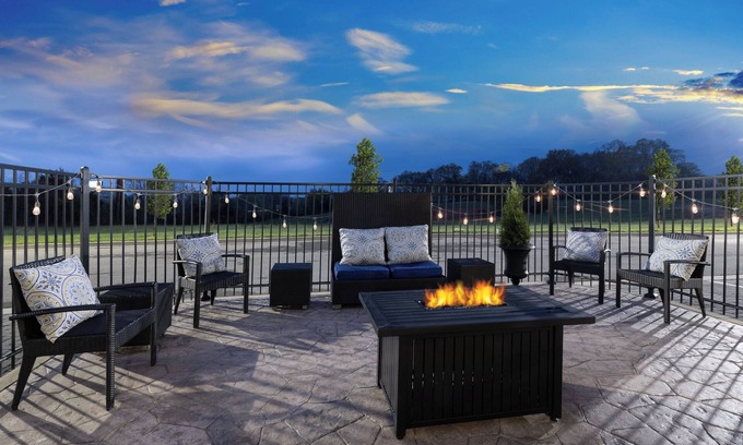 Clarksville Hotel | Garner Hotel Clarksville Northeast by IHG