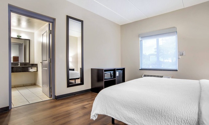 Panama City Beach Hotel | Garner Hotel Panama City Beach Northeast by IHG