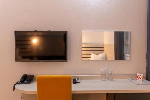Novi Sad Hotel | Garni Hotel 11tica DM
