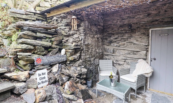 Tanygrisiau Cabaña | GARREG LWYD, pet friendly, character holiday cottage in Tanygrisiau