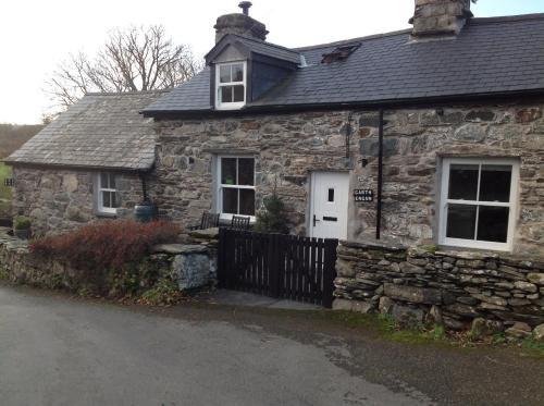 Llanbedr Cama Y Desayuno | Garth Engan Private Self Contained B&B with Garden Area