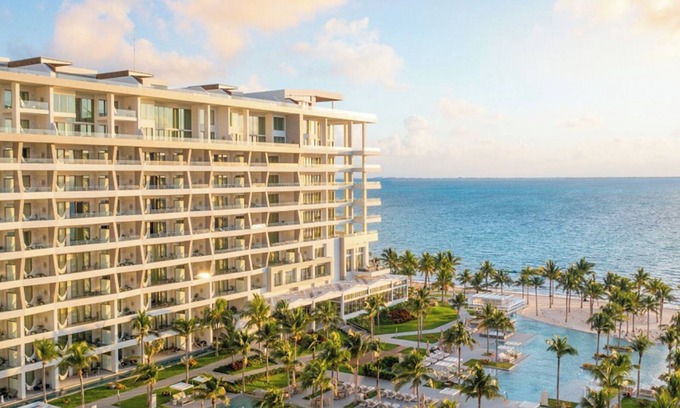Centro de Cancún Complejo | Garza Blanca 5 Star Resort Cancun: Dec 21 - 28, 2024 Tropical Holiday Vacation