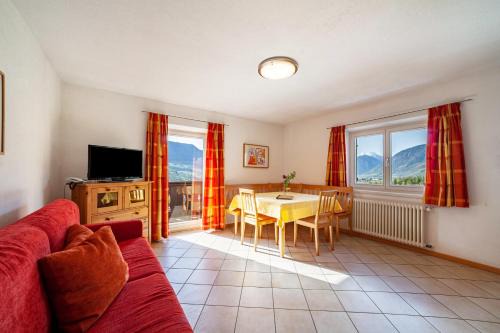Caines Apartamento | Gasserhof Ferienwohnung Edelrot