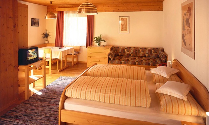 Santa Valburga Apartamento | Gasthof Kirchsteiger 'Zimmer 9' con vistas al lago, terraza compartida y Wi-Fi