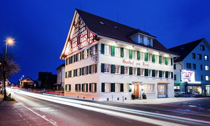 Pfaffikon District Hotel | Gasthof zum Hecht