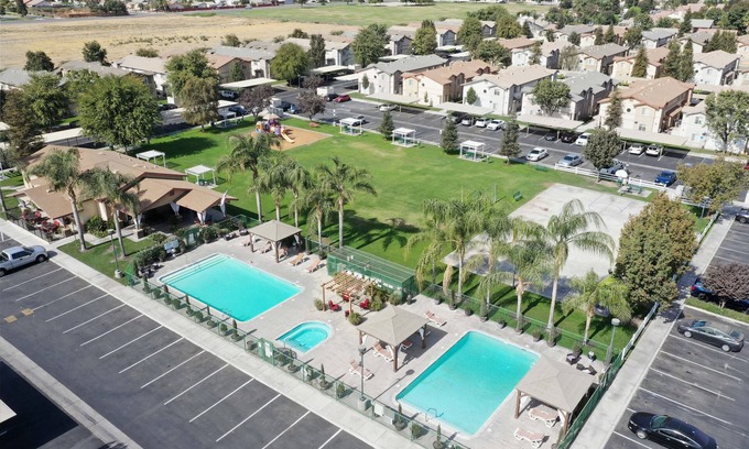Pumpkin Center Condominio | GATED 2 Bedroom/1.5 Bath Townhome FURNISHED