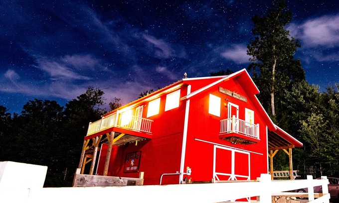 North Conway Casa | Cabaña de caballos cerrada de 40 acres con mejores vistas a la montaña en N. Conway