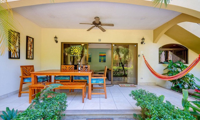Potrero Condominio | ¡A CORTO PASEO A Playa Penca! Piscina, cerrada, capacidad para 6 personas.