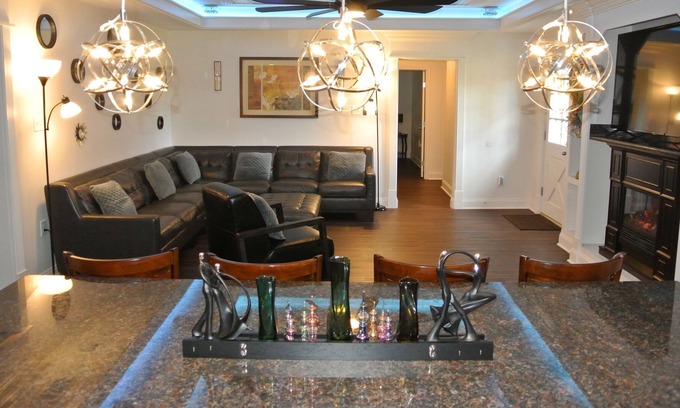 Little Woods Casa | Gated! Luxurious + Upscale! 5Bedrooms + 5Kings! Just Remodeled! New Furnishings!