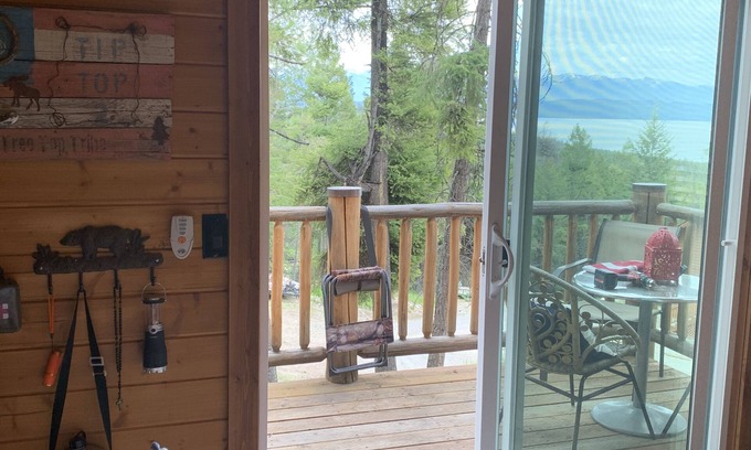 Somers Cabina | Gated Luxury Queen Bed Cottage Sleeps 2 Air Conditioning Kitchenette EV Charger