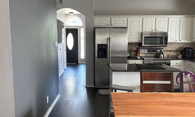 North San Antonio - SAT Casa | Gated, Safe - Centrally located, fenced back yard