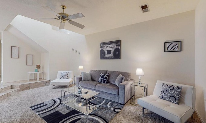 Northeast Heights Casa | Gated Townhome with 2 Master Suites and Jetted tub