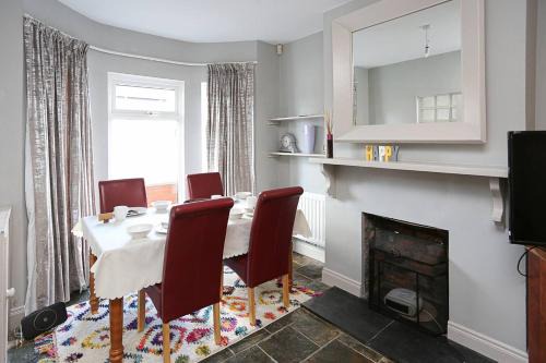 Belfast Casa | Gateway Abode Near City Centre W Street Parking