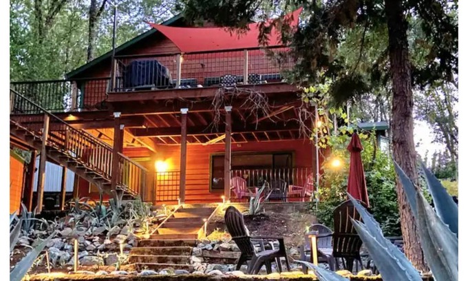 Chicago Park Casa | Gateway to Tahoe-Clavey Winery Cottage in the Sierra Foothills Wine Country.