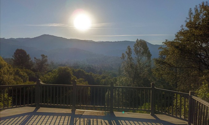 Yosemite Forks Casa | Gateway to Yosemite-Gorgeous mountain view cottage