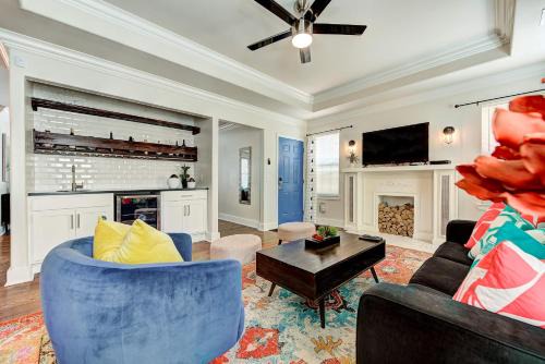 Central Oklahoma City Casa | Gatewood Getaway-City card 4 local biz discounts