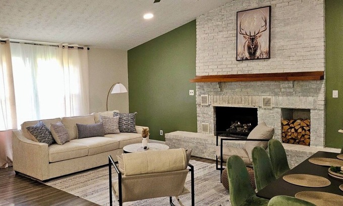 Westfield Casa | Gather together in Westfield - 8 people