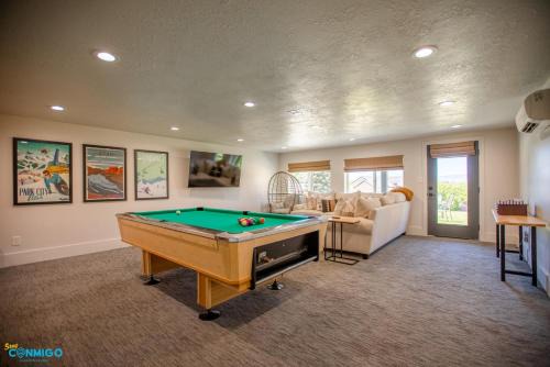Lakeview Casa | Gathering Place Hot Tub Game rooms
