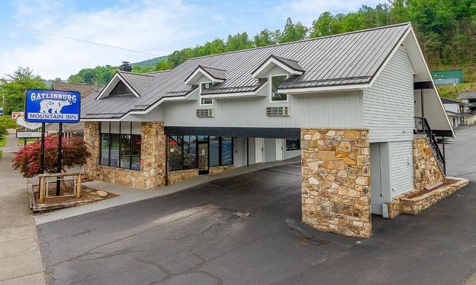 Gatlinburg Hotel | Gatlinburg Mountain Inn