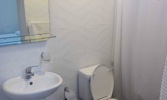 San Anton Casa | Gato Colonial The most affordable Hostel in Zona Colonial