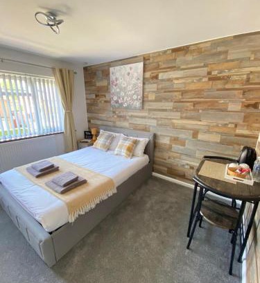 Horley Casa | Gatwick Deluxe En-suite Rooms