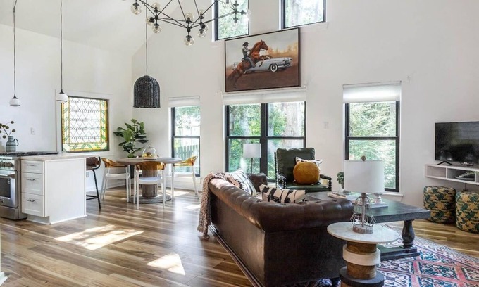 Inman Park Apartamento | This duplex is a 3 bedroom(s), 1 bathrooms, located in Atlanta, GA.