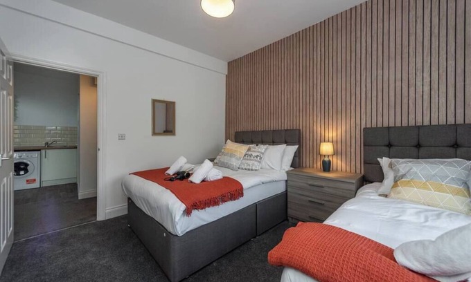 Neath Apartamento | Fully Equipped Kitchen, Double room