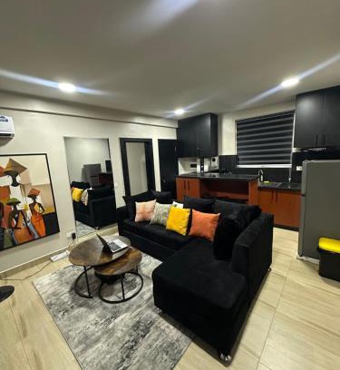 Yaba Apartamento | Gbade's Condo F18