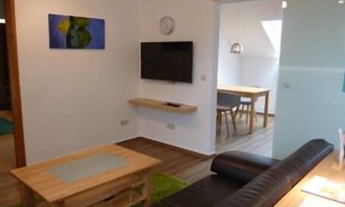 Nordheim a. Main Apartamento | Gemütliche 70qm Ferienwohnung mit Balkon, kostenfreies Parken und WLAN, Frühstücksbuffet, voll ausgestattete Küche