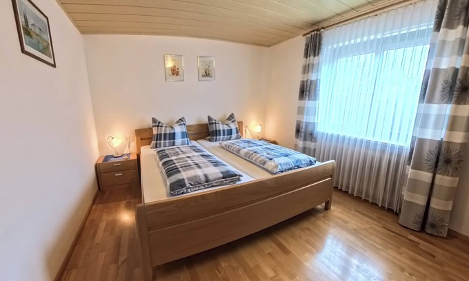 Riedenburg Apartamento | Gemütliche Ferienwohnung mit Terrasse und Liegewiese, kostenfreies Parken und WLAN