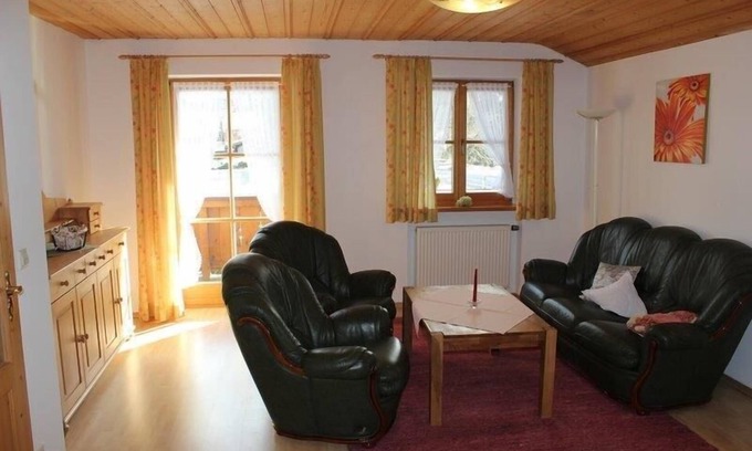Staudach-Egerndach Apartamento | Gemütliche Ferienwohnungen mit 2 Schlafzimmer, Dusche, WC