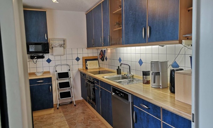 Niederwerrn Apartamento | Gemütliche Ferienwohnung für bis zu 6 Personen mit Balkon