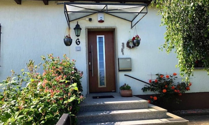 Ilmenau Apartamento | Gemütliche Ferienwohnung Elena 80m2, Terrasse, Garten, Parkplatz